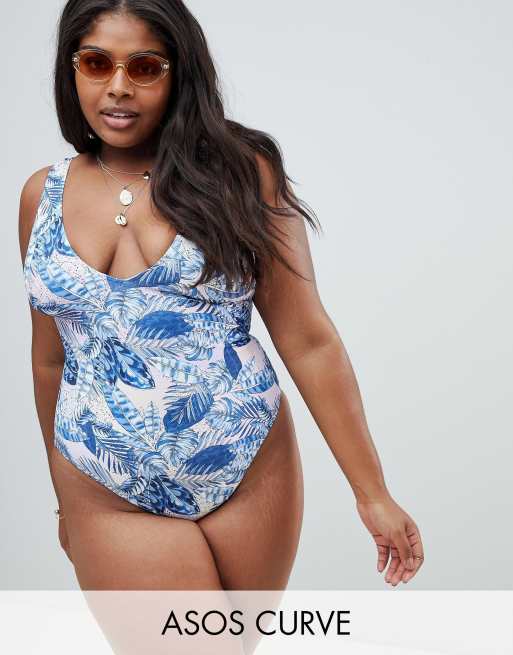 ASOS DESIGN Curve - Costume da bagno in tessuto riciclato con scollo profondo e stampa di foglie sfumate
