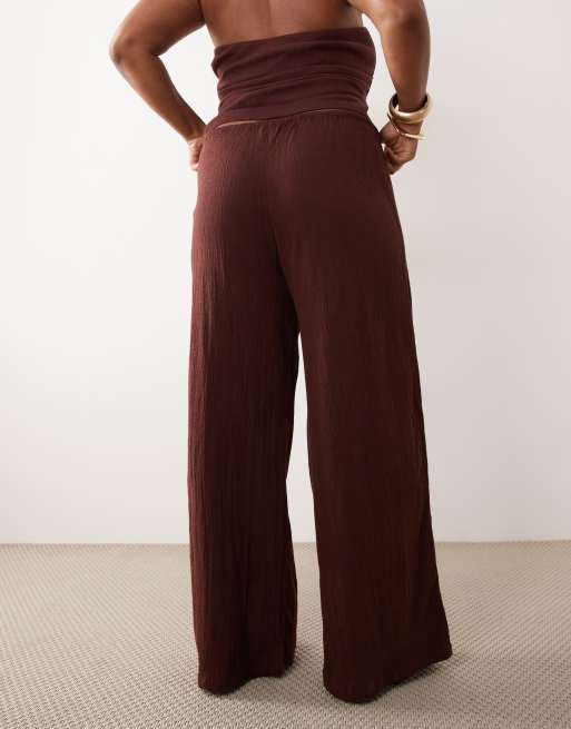 ASOS DESIGN Curve cotton crinkle wide leg trouser in chocolate, 5 of 5