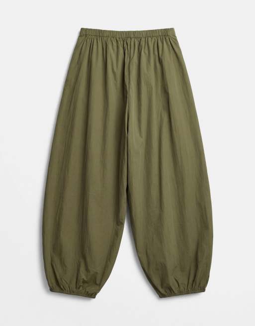 ASOS DESIGN Curve cotton nylon blend pull on balloon pants in khaki green, 7 of 7