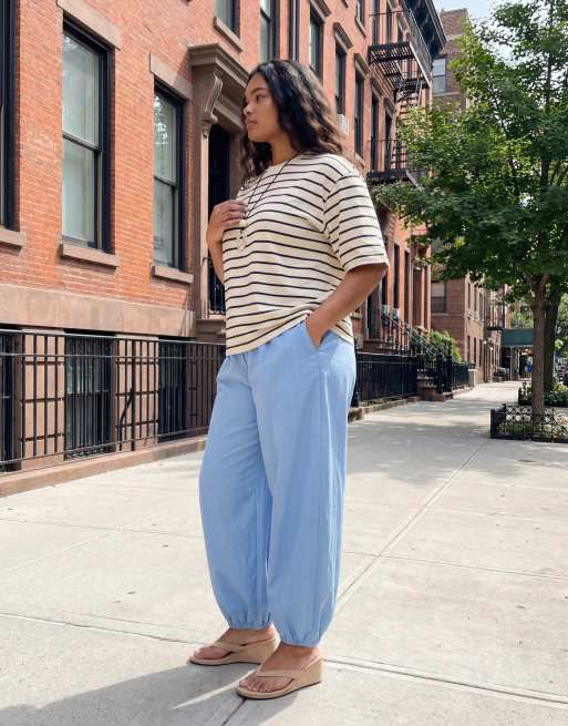 ASOS DESIGN Curve cotton nylon blend pull on balloon trousers in blue, 12 of 12