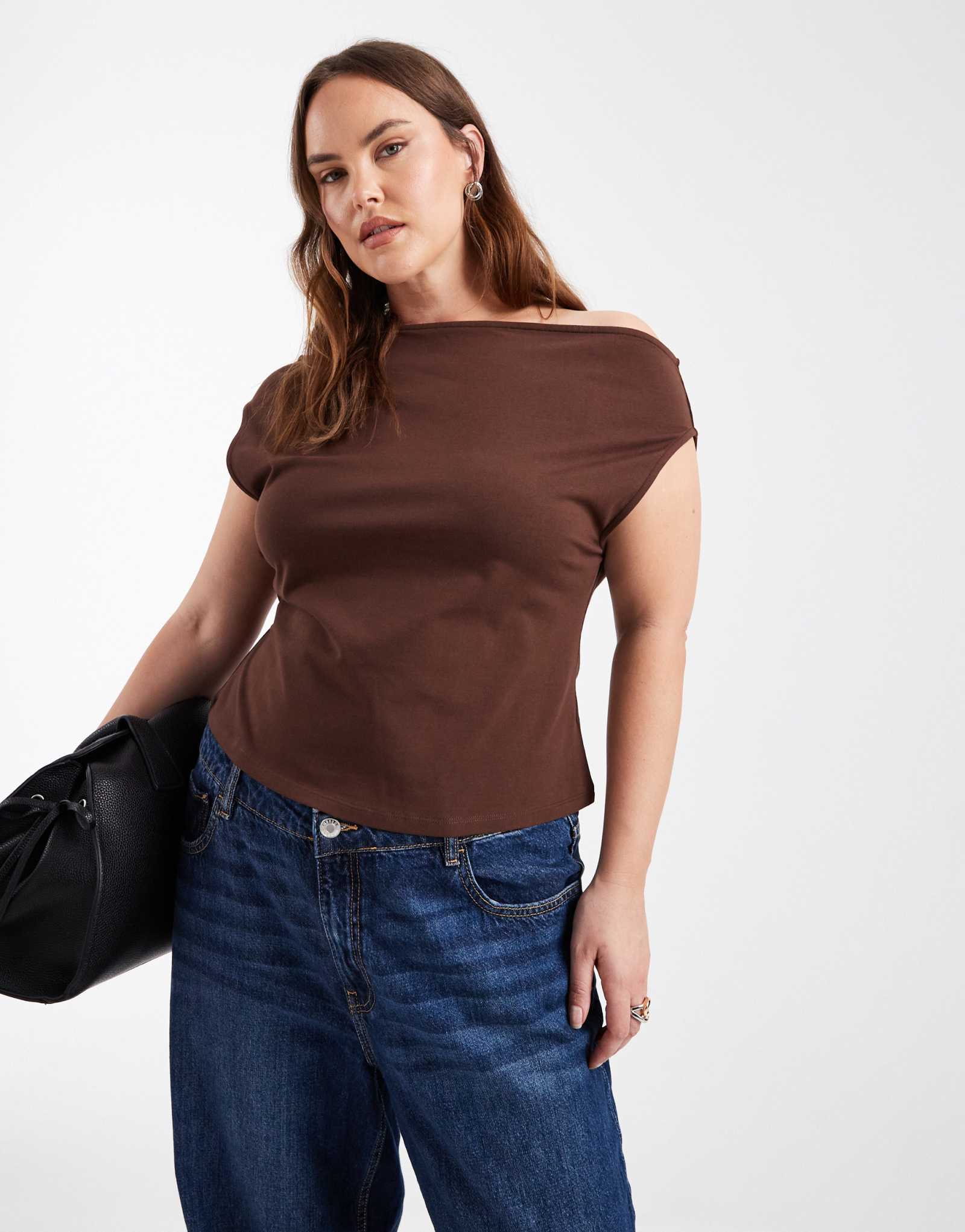 Хлопковый топ с открытыми плечами ASOS DESIGN Curve шоколадного цвета