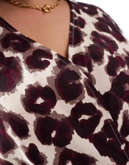 ASOS DESIGN Curve cotton v-neck mini smock dress in leopard print, 3 of 4