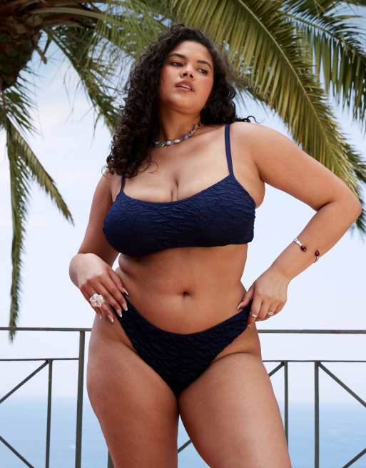 ASOS DESIGN Curve Courtney hidden underwire textured crop bikini top in navy, 2 of 4