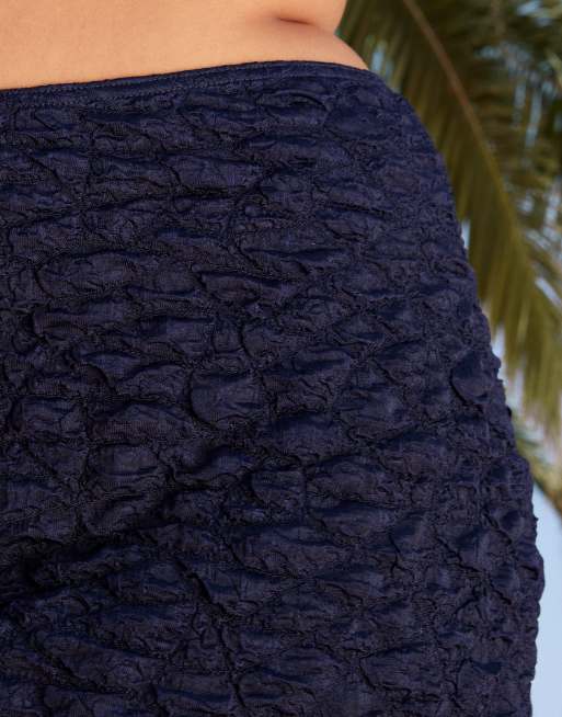 ASOS DESIGN Curve – Courtney – Marinblå, strukturerad badkjol, 3 av 5