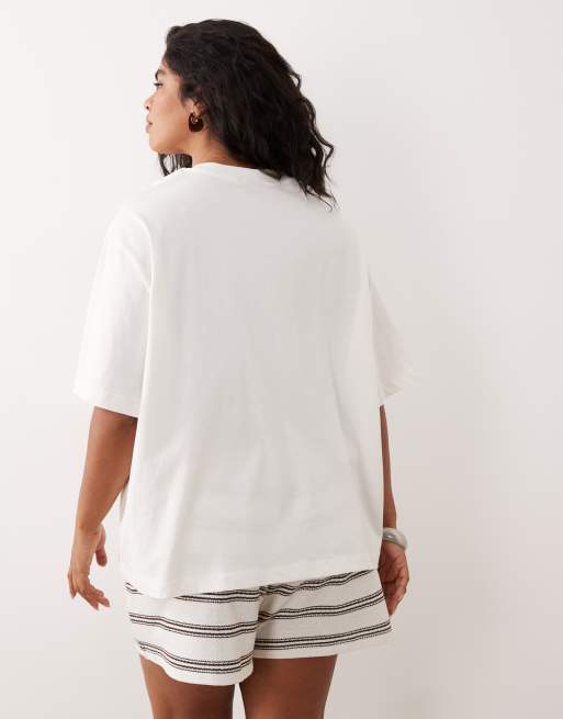 ASOS DESIGN Curve - Cremehvid oversized T-shirt med vintage bilgrafik, 4 af 4