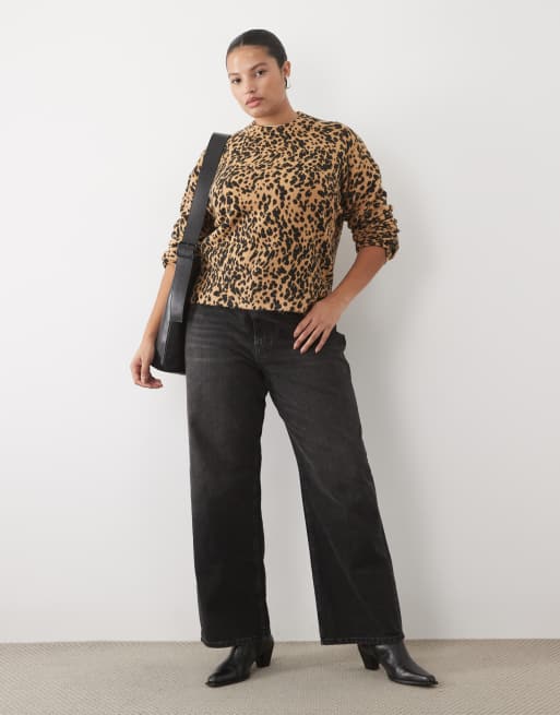 ASOS DESIGN Curve crew neck leopard print jumper in brown, 3 of 4