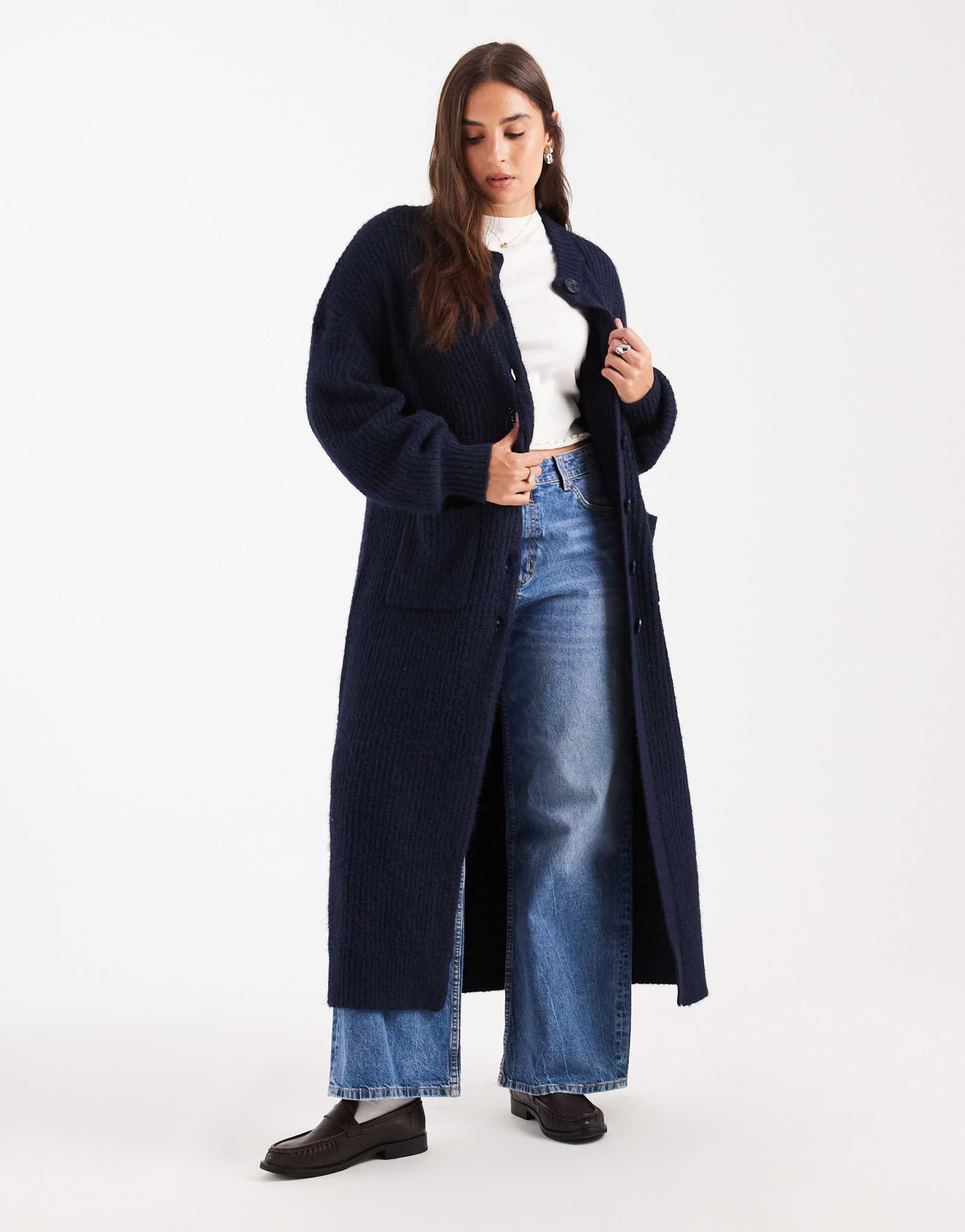Удлиненный вязаный кардиган с круглым вырезом от ASOS DESIGN Curve темно-синего цвета