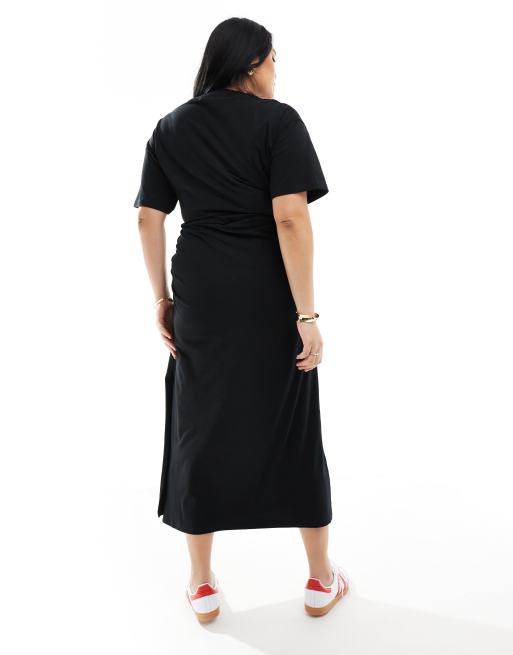 ASOS DESIGN Curve crew neck midaxi t shirt dress with ruched side in black ASOS