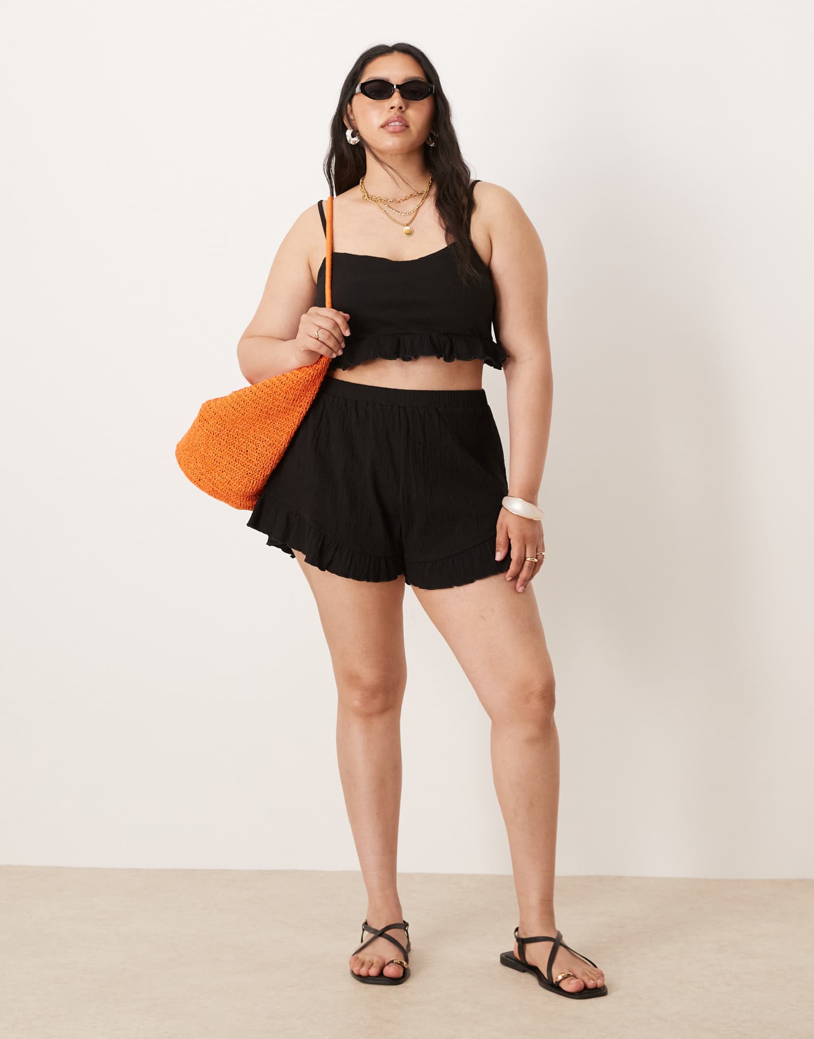 Шорты ASOS DESIGN Curve crinkle flippy черного цвета - часть комплекта
