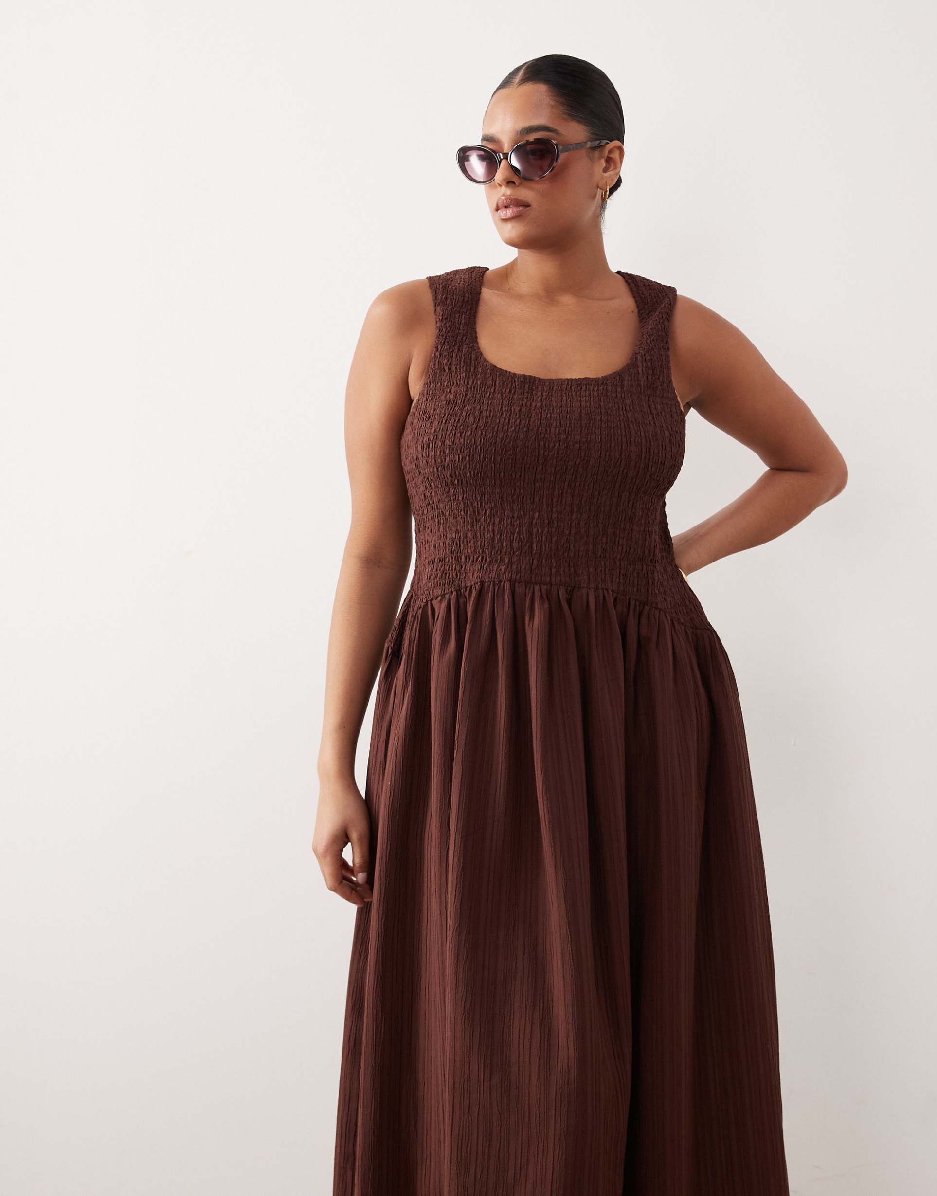 asos design curve crinkle square neck maxi sundress with shirred waist in chocolate