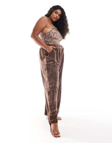 ASOS DESIGN Curve crinkle velvet pull on trousers in mocha - view 1