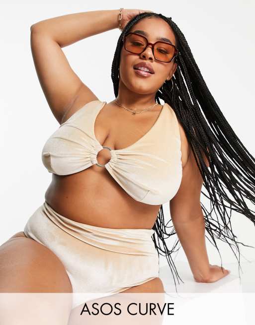 ASOS DESIGN Curve - Crop top bikini in velluto con anello, color champagne