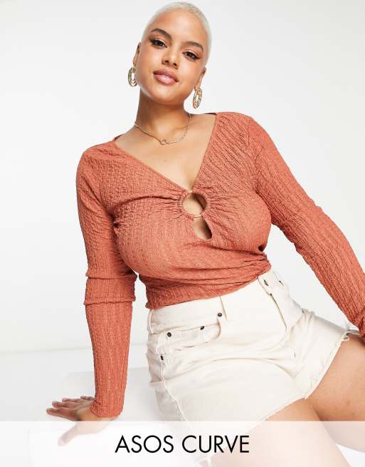 ASOS DESIGN Curve - Crop top met textuur en ringdetail in roestbruin