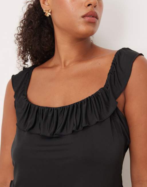 ASOS DESIGN Curve - Crop top près du corps à volants et encolure dégagée - Noir , 3 de 4