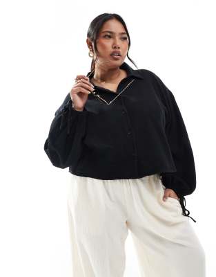 ASOS DESIGN Curve - Cropped-Hemd in Schwarz aus strukturierter Baumwolle