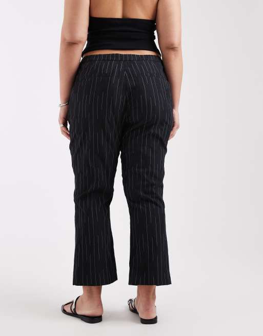 ASOS DESIGN Curve cropped kick flare in black textured stripe, 3 of 5