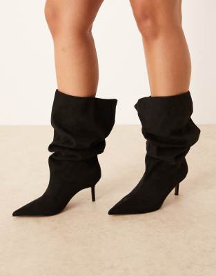 ASOS DESIGN Curve - Cydney - Lockere, kniehohe Schlupfstiefel in Schwarz aus Wildlederimitat