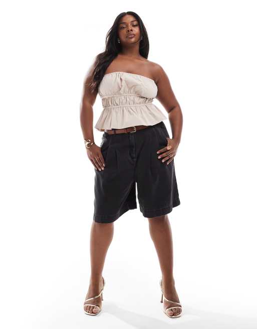 ASOS DESIGN Curve – Czarne jeansowe szorty bermudy z paskiem, 2 z 5