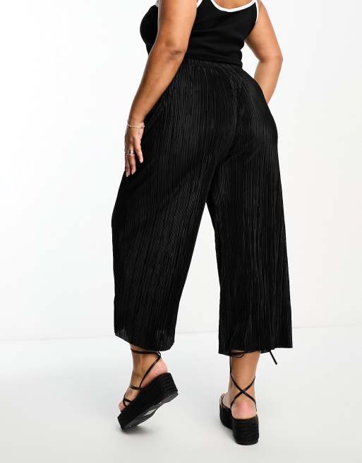 ASOS DESIGN Curve – Czarne plisowane kuloty z szerokimi nogawkami, 2 z 4