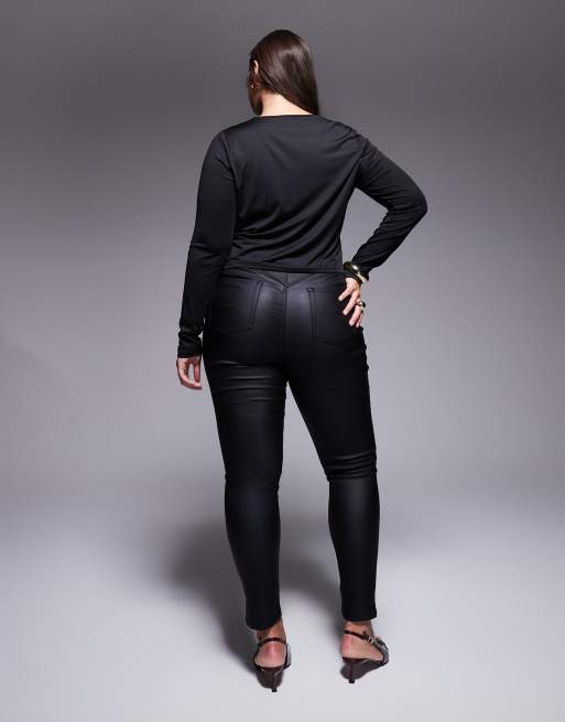 ASOS DESIGN Curve – Czarne powlekane jeansy o obcisłym kroju, 3 z 5