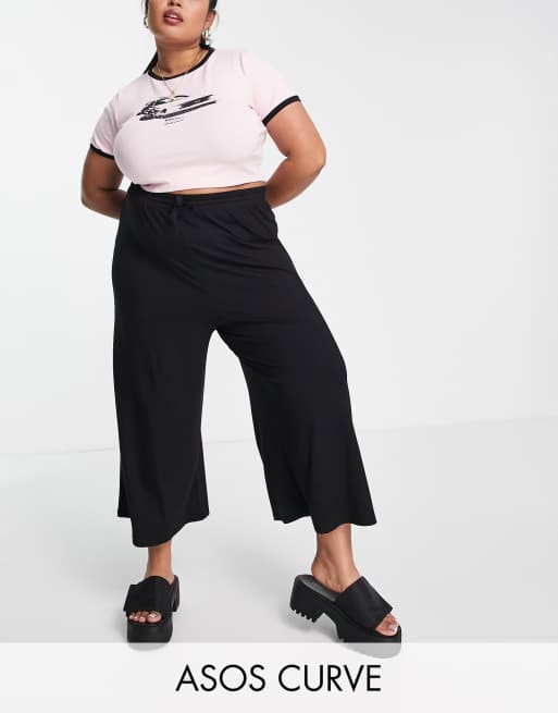 ASOS DESIGN Curve – Czarne spodnie o krótkim fasonie z troczkami