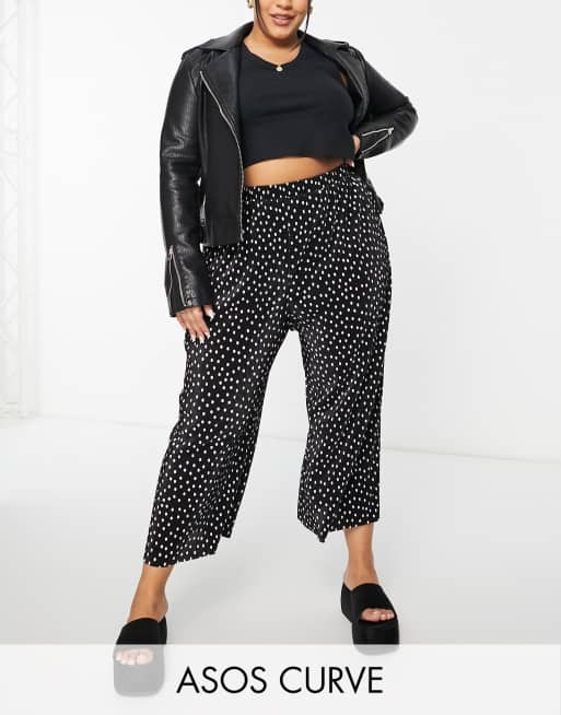 ASOS DESIGN Curve – Czarno-białe plisowane spodnie kuloty w groszki