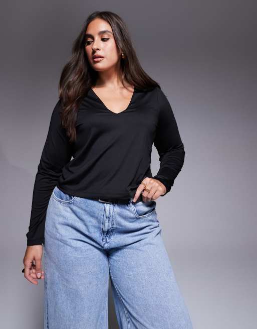 ASOS DESIGN Curve – Czarny dwuwarstwowy top z długimi rękawami i głębokim dekoltem w kształcie litery V