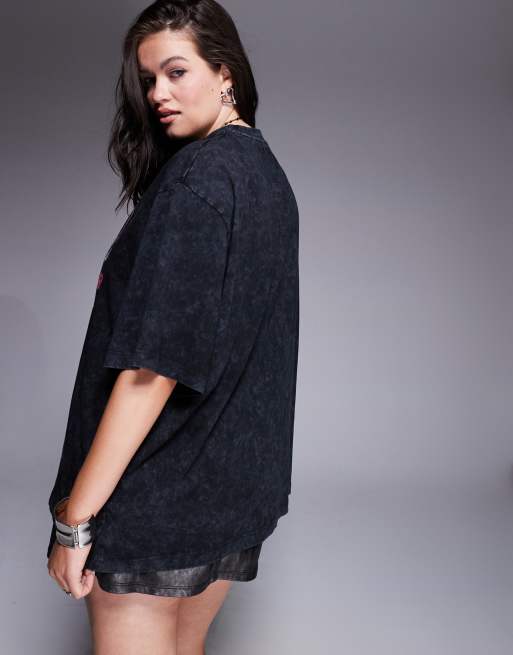 ASOS DESIGN Curve – Czarny T-shirt oversize z wycięciem i wzorem, 4 z 4