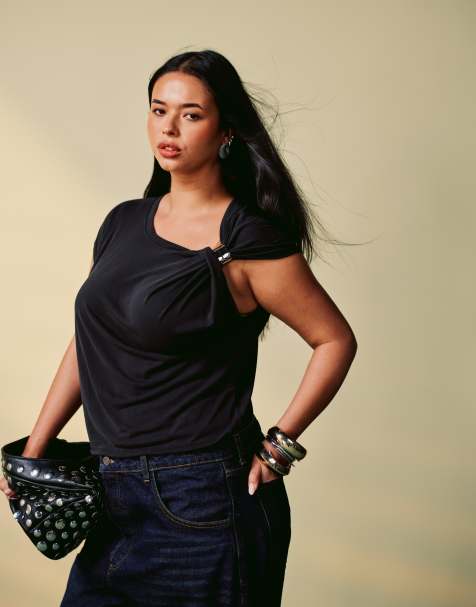 ASOS DESIGN Curve – Czarny T-shirt z modalu z jednym rękawem i srebrnym detalem - view 1