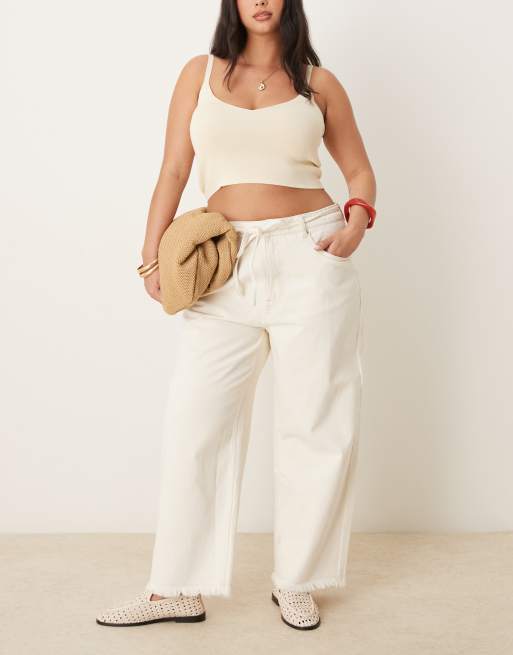 ASOS DESIGN Curve - Dad jeans écru a fondo ampio taglio corto con cintura