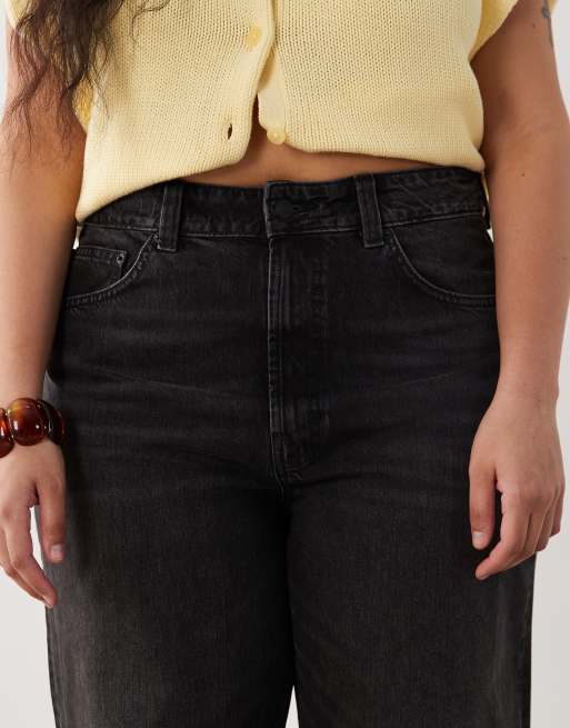 ASOS DESIGN Curve - Dad jeans met wijde pijpen in zwarte wassing, 4 van 5