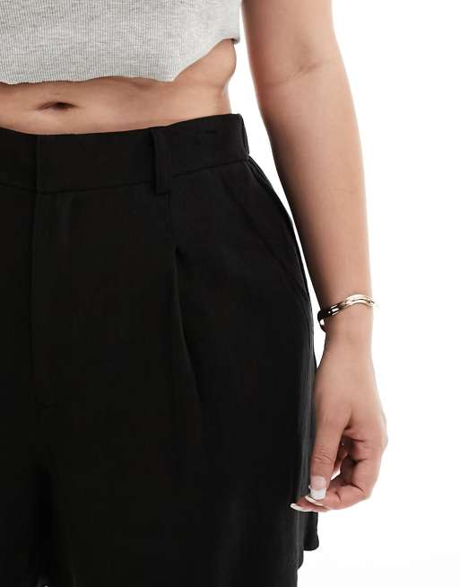 ASOS DESIGN Curve dad short with linen in black, 4 of 5