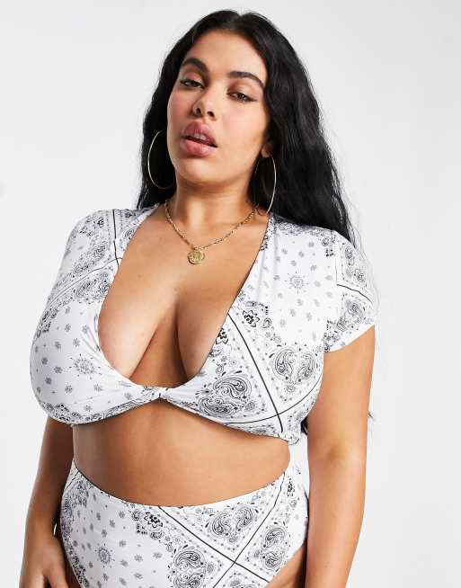 ASOS DESIGN Curve deep plunge tie front tshirt bikini top in white bandana print, 3 of 4