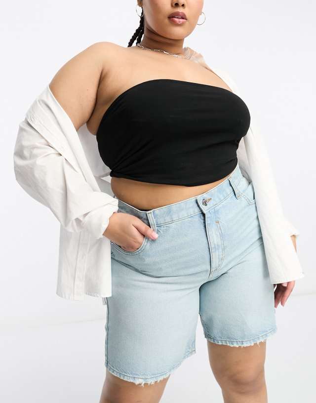 ASOS Curve - ASOS DESIGN Curve denim bermuda shorts with distressed hem in lightwash blue