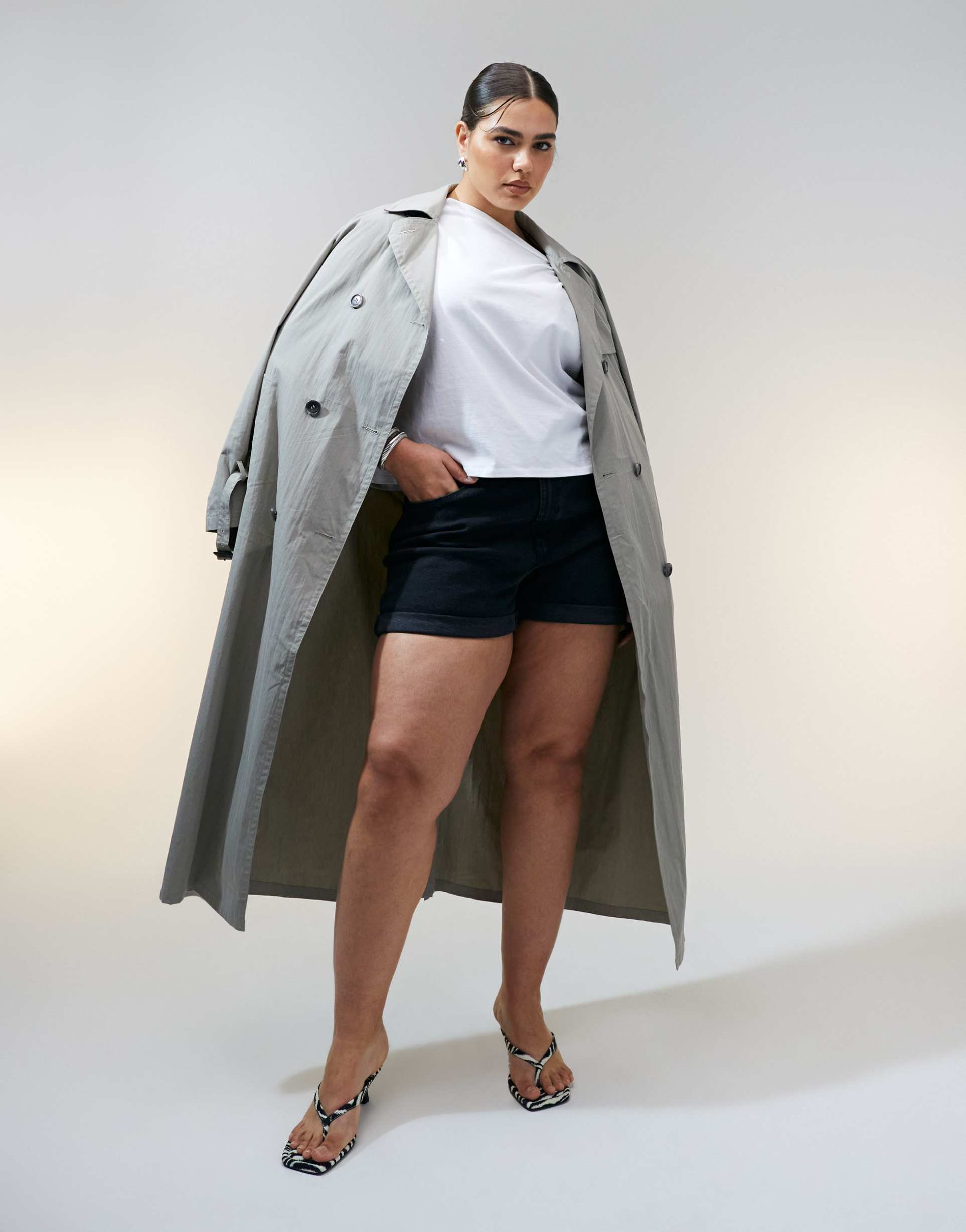 asos design curve denim comfort mom short in washed black