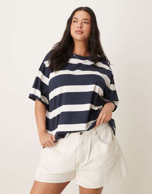 ASOS DESIGN Curve denim longline a line shorts in ecru, 4 of 5