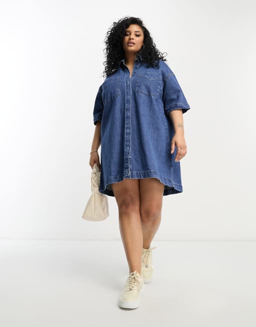 ASOS DESIGN Curve - Denim overhemdjurk met korte mouwen in middenblauw