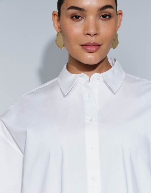 ASOS DESIGN Curve dipped hem oversized shirt in white, 3 of 4