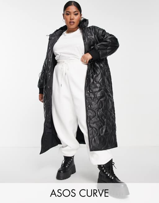 ASOS DESIGN Curve - Doorgestikte gewatteerde jas van imitatieleer met capuchon in zwart