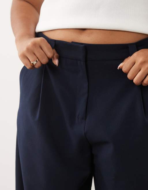 ASOS DESIGN Curve – Dopasowane granatowe spodnie z baryłkowymi nogawkami, 2 z 5