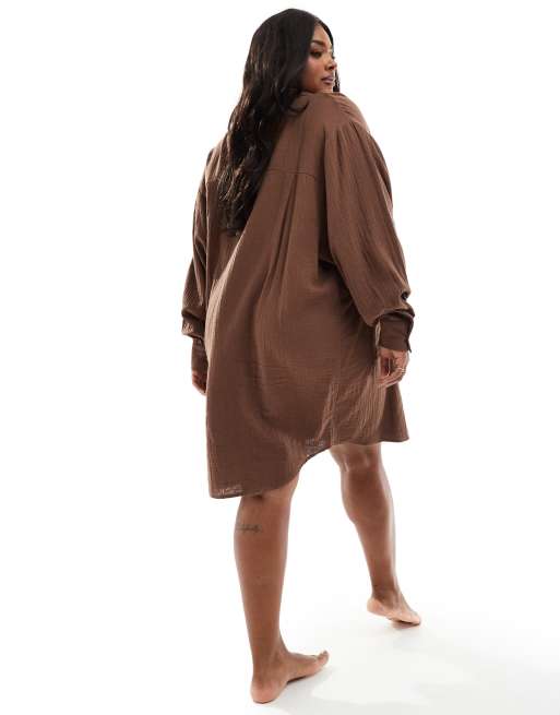 ASOS DESIGN Curve double cloth oversized shirt dress with dropped pockets in chocolate, 4 of 4