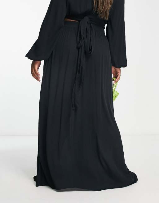 ASOS DESIGN Curve double split beach sarong skirt in black, 2 of 4
