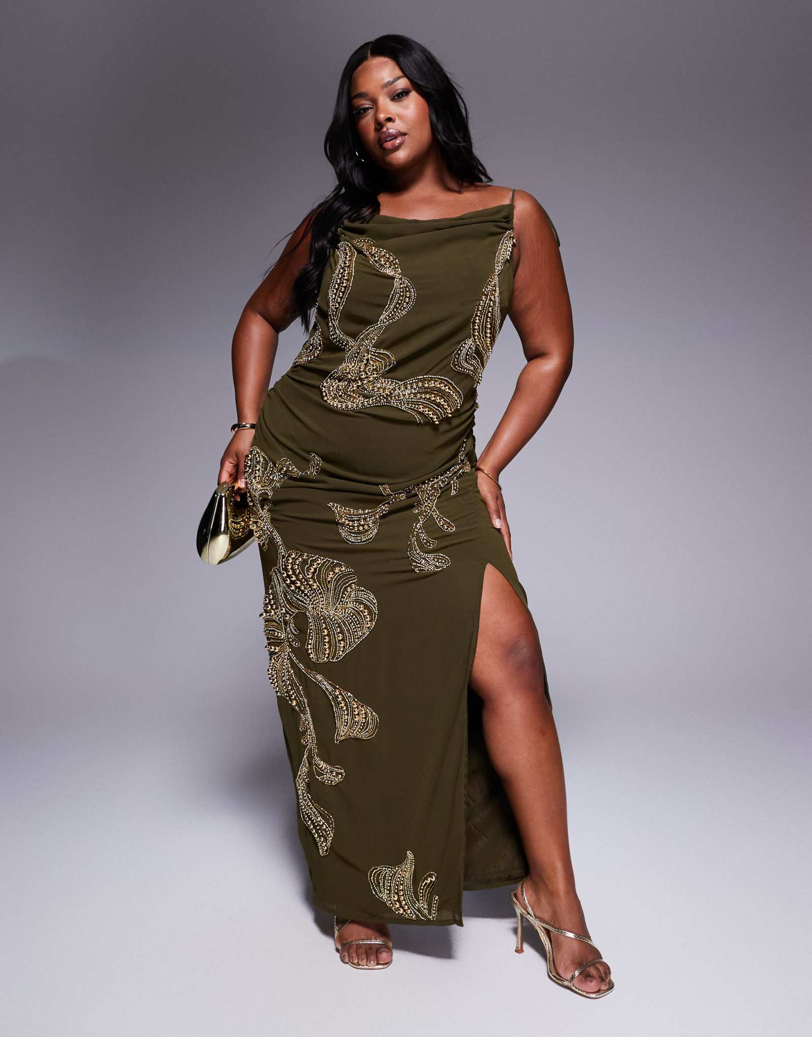 Макси-платье с драпированной юбкой ASOS DESIGN Curve с заниженной талией и украшениями зеленого цвета хаки