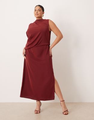 ASOS DESIGN Curve - Drapiertes, figurbetontes Kleid in Burgunderrot mit einem Ärmel