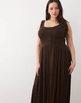 ASOS DESIGN Curve - Durchgeknöpftes Midikleid in Schokoladenbraun mit Knitterstruktur Braun 48