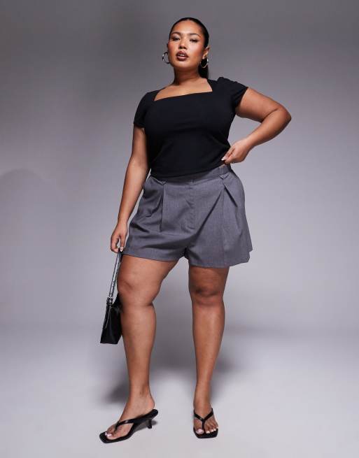 ASOS DESIGN Curve – Dwuwarstwowy czarny top z krótkimi rękawkami i dekoltem karo, 2 z 4