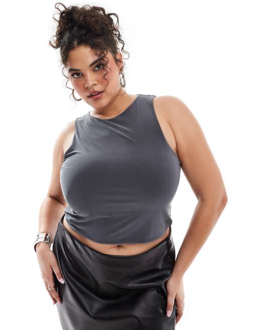 ASOS DESIGN Curve – Dwuwarstwowy przylegający krótki top w grafitowym kolorze, 2 z 4
