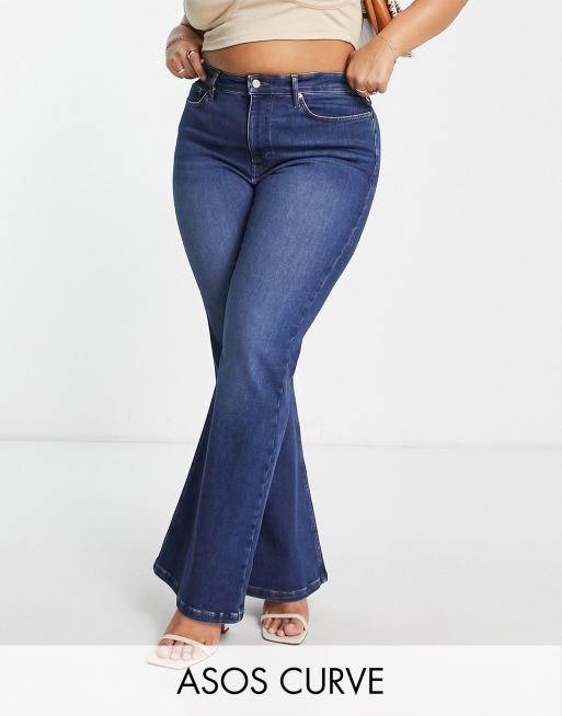 ASOS DESIGN Curve – Edit Super Power – Schlagjeans in dunkelblauer Waschung