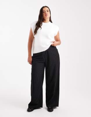 ASOS DESIGN Curve - Elegante Hose in Schwarz mit Nadelstreifen und lockerem, geradem Schnitt