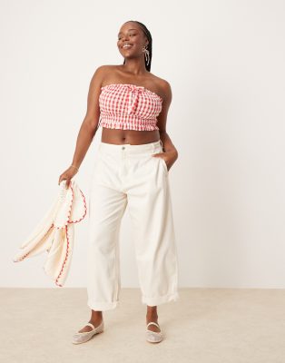 ASOS DESIGN Curve - Elegante Jeans in Ecru mit schmal zulaufendem Bein-Neutral